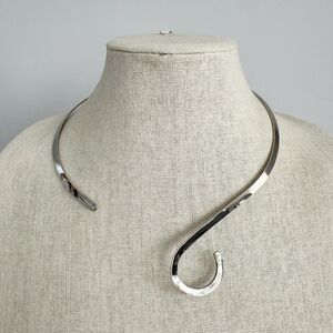 Vintage Silver Tone Omega Hook Torque Necklace Choker